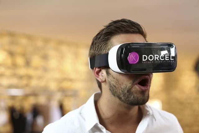 Marc_Dorcel_VR_experience_casque