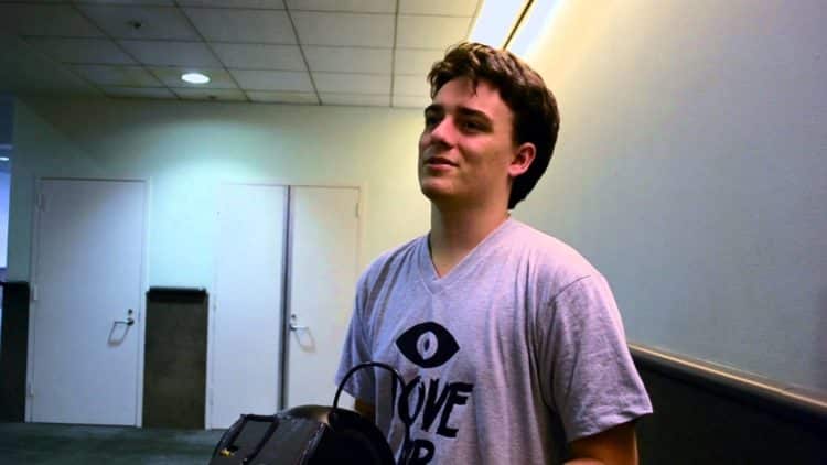 Palmer_Luckey apple