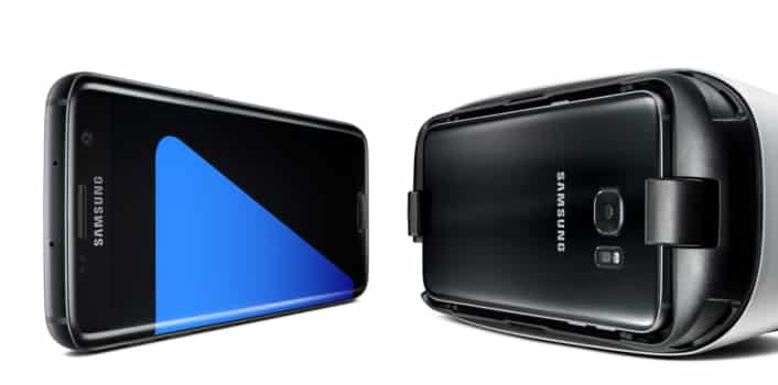 Un smartphone Samsung S7 et le casque de réalité virtuelle Samsung Gear VR