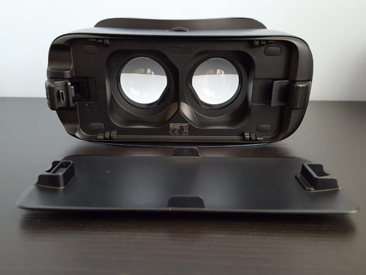 Samsung New Gear VR Test Lentilles Graphismes avant couvercle noir 2016 v2