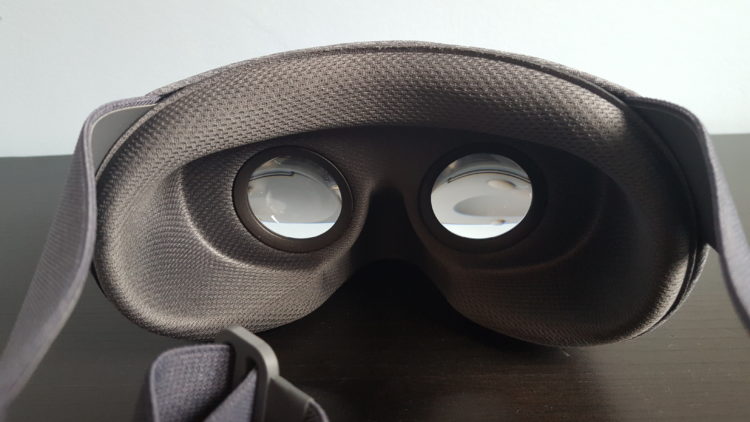 Test Google Daydream View casque VR prix date avis graphismes acheter mobile smartphone carboard