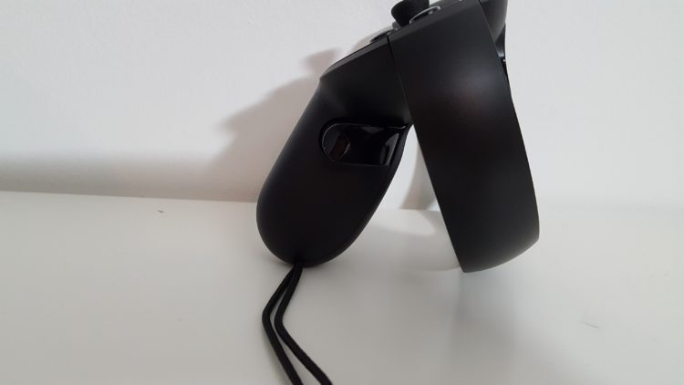 Oculus touch controleurs manettes htc vive jeux compatibles prix avis design date acheter rift vr