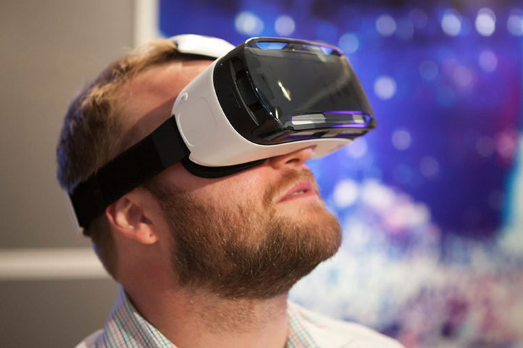Futur casque de réalité virtuelle Samsung Gear VR