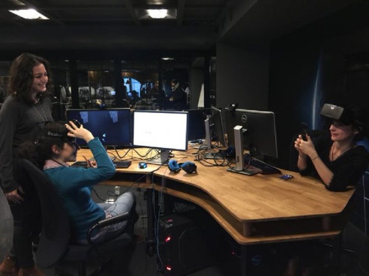 vr first crytek