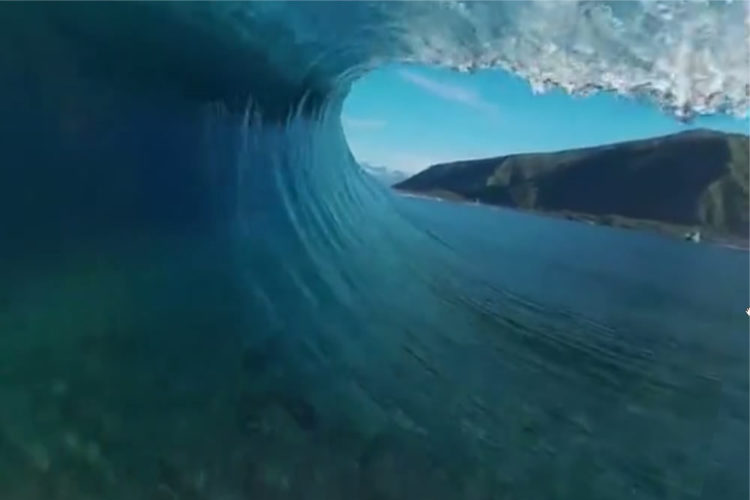 Vidçeo surf à 360 degrés réalité virtuelle Teahupoo