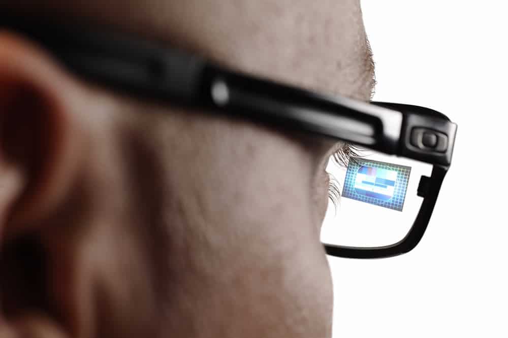 Optique. Zeiss lorgne sur les lunettes connectées