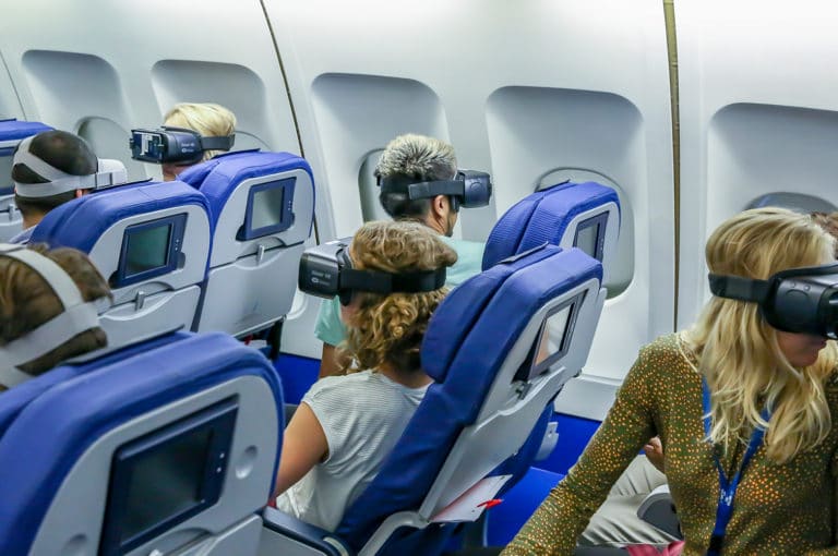 casques vr avion KLM