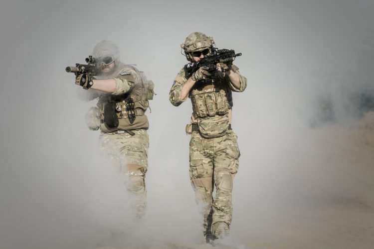 soldats attaque nucléaire