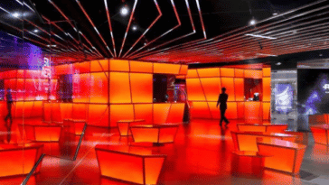 SuperSpace VR : Shanghai Disney lance une arcade VR avec des hologrammes