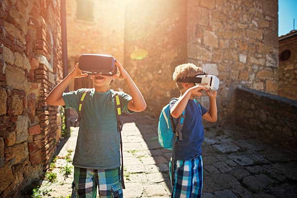 Il existe de nombreux avantages des sorties scolaires VR