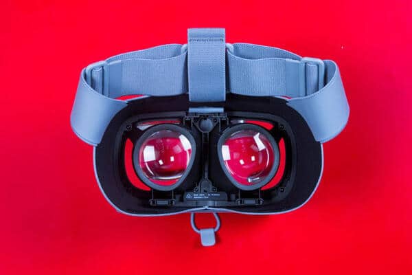 Les lunettes Daydream View VR de Google étaient utilisées pour affronter le Samsung Gear VR. Maintenant, avec Qualcomm, les entreprises s'associent.