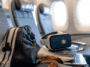 Casque VR en avion affaires de voyage sur un siège