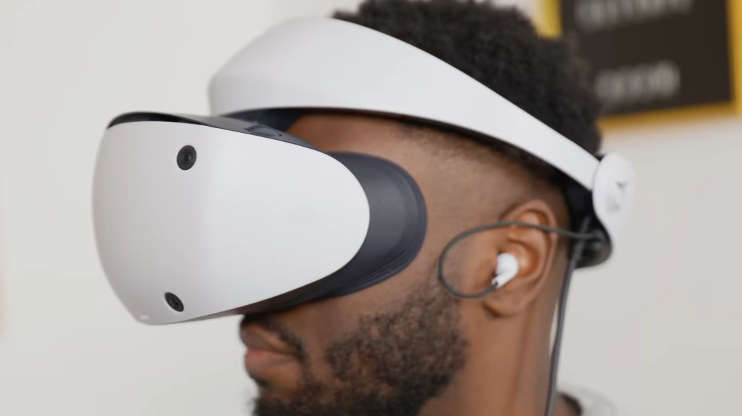 PlayStation VR2 PC homme portant un casque VR
