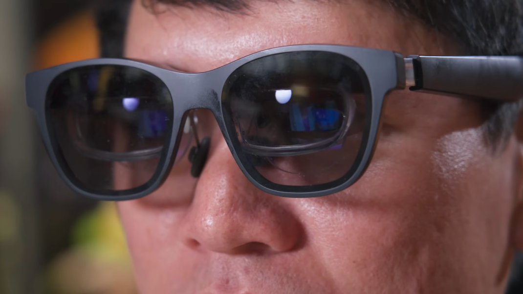 Xreal Beam + Air 2 Ultra gros plan lunettes connectées