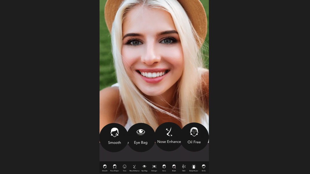YouCam Makeup et YouCam Perfect photo retouchée de femme