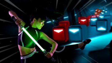 une coréene dansant, sabre laser à la main