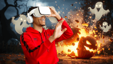 Homme en casque VR dans un décor d'Halloween