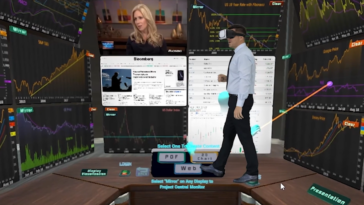 Homme portant un casque VR entouré d'interface en AR