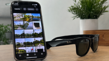 un smartphone et des Ray-Ban Meta